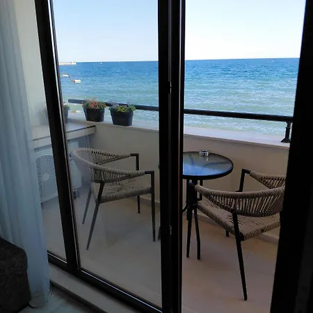Apartment Danaya, Carpe Diem Complex, Balchik, Free-parking & Swimming Pool