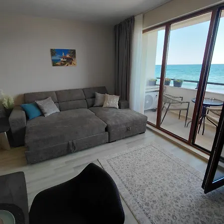 Apartment Danaya, Carpe Diem Complex, Balchik, Free-parking & Swimming Pool *