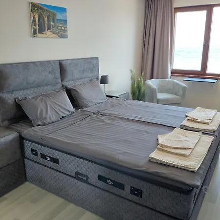 Apartment Danaya, Carpe Diem Complex, Balchik, Free-parking & Swimming Pool