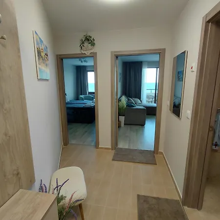 Apartment Danaya, Carpe Diem Complex, Balchik, Free-parking & Swimming Pool