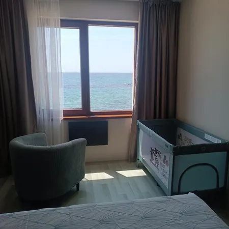 Danaya, Carpe Diem Complex, Balchik, Free-parking & Swimming Pool Apartment *